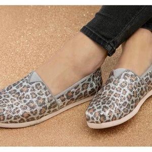 Toms Blue Cheetah Glitter Print slip ons